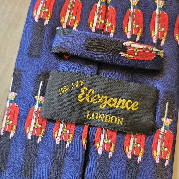 Elegance London Silk Tie - Picture 3 of 4